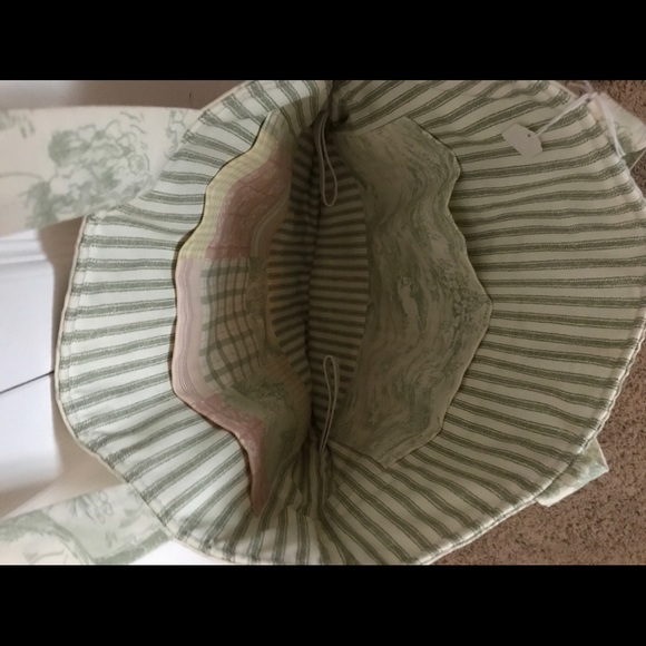 NWOT Handmade Hey Diddle Diddle Embellished Bag - Picture 3 of 3